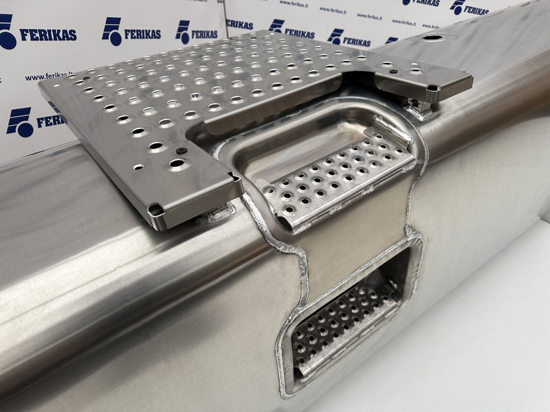 Volvo New aluminum fuel tank 870L - Réservoir de carburant pour Camion: photos 5 Volvo New aluminum fuel tank 870L - Réservoir de carburant pour Camion: photos 5