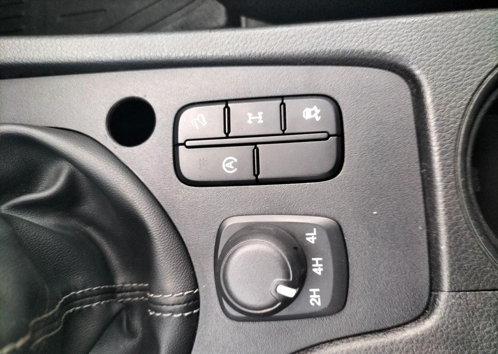 Pick-up Ford Ranger 4x4 2.0 TDCI Straż strażacki pożarniczy ratowniczy pickup (Amarok, Navara, L200, Hilux): photos 10 Pick-up Ford Ranger 4x4 2.0 TDCI Straż strażacki pożarniczy ratowniczy pickup (Amarok, Navara, L200, Hilux): photos 10