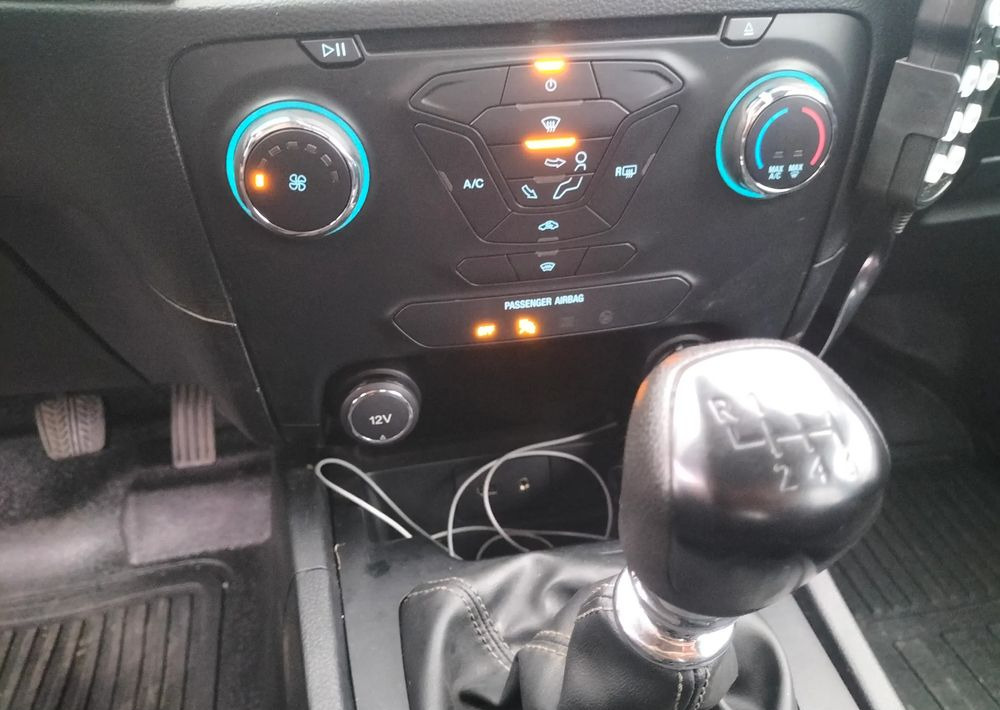 Pick-up Ford Ranger 4x4 2.0 TDCI Straż strażacki pożarniczy ratowniczy pickup (Amarok, Navara, L200, Hilux): photos 17 Pick-up Ford Ranger 4x4 2.0 TDCI Straż strażacki pożarniczy ratowniczy pickup (Amarok, Navara, L200, Hilux): photos 17