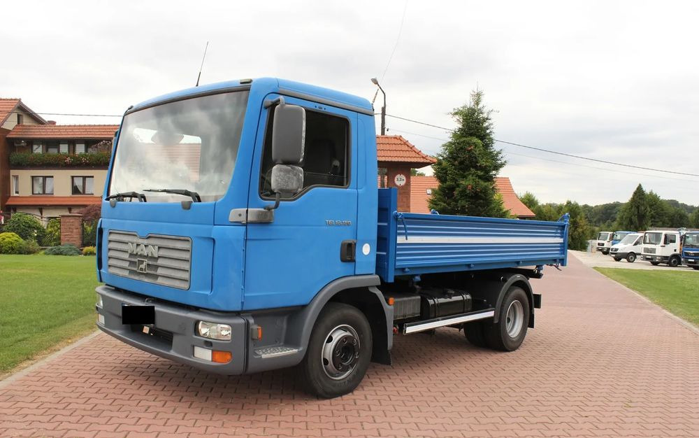 MAN TGL 12 180 WYWROTKA WYWROT KIPER - Camion benne: photos 3 MAN TGL 12 180 WYWROTKA WYWROT KIPER - Camion benne: photos 3