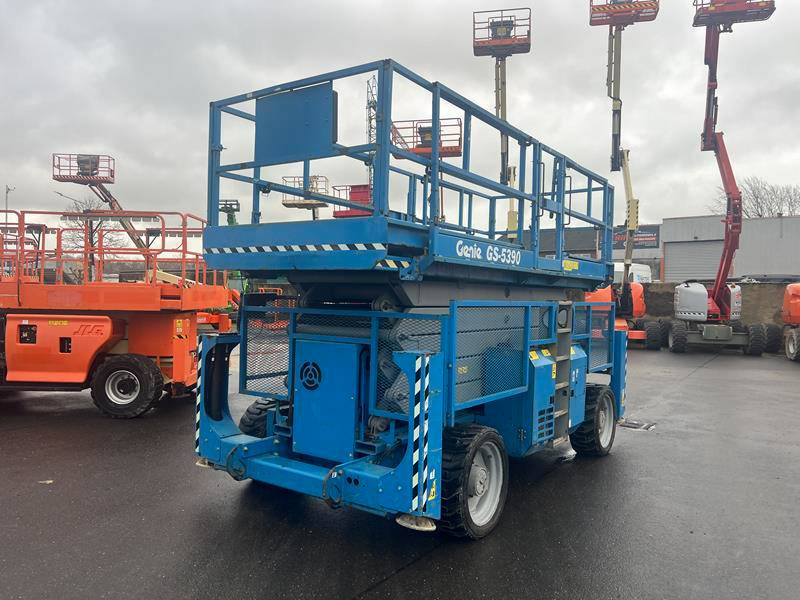 Genie GS5390 RT diesel 4x4 18m (1711) - Nacelle ciseaux: photos 3 Genie GS5390 RT diesel 4x4 18m (1711) - Nacelle ciseaux: photos 3