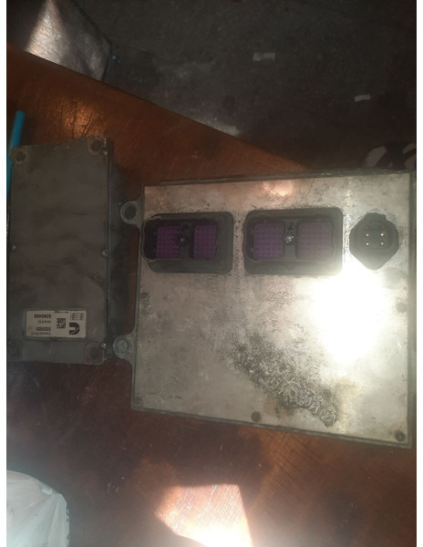 Cummins 239Kvt - Bloc de gestion: photos 3 Cummins 239Kvt - Bloc de gestion: photos 3