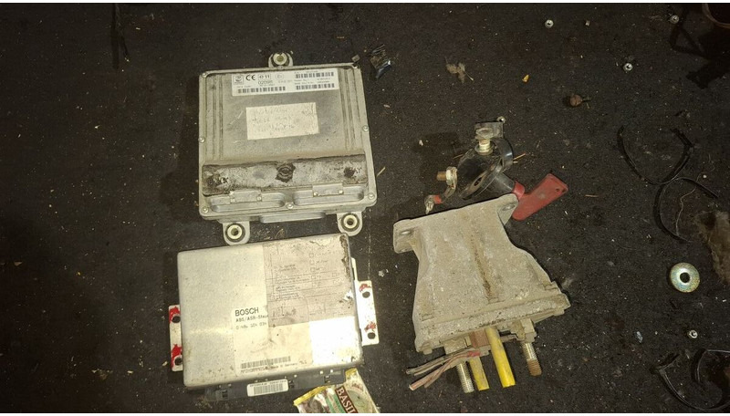 Mercedes-Benz - Bloc de gestion: photos 4 Mercedes-Benz - Bloc de gestion: photos 4