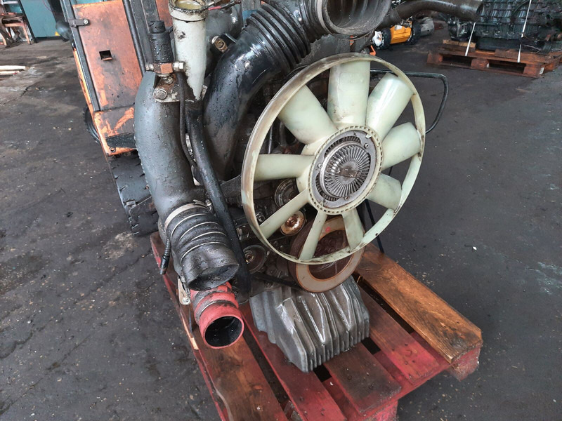 Mercedes-Benz OM 904 LA - Moteur: photos 3 Mercedes-Benz OM 904 LA - Moteur: photos 3