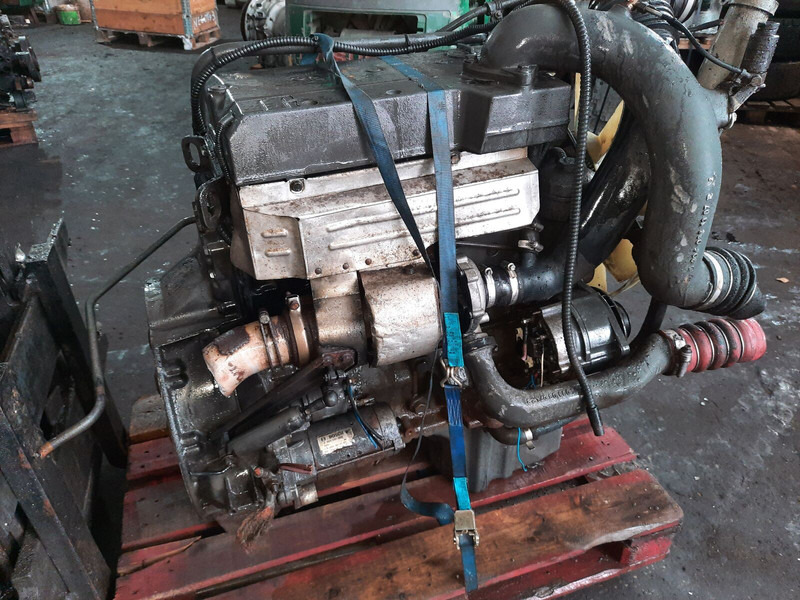 Mercedes-Benz OM 904 LA - Moteur: photos 1 Mercedes-Benz OM 904 LA - Moteur: photos 1