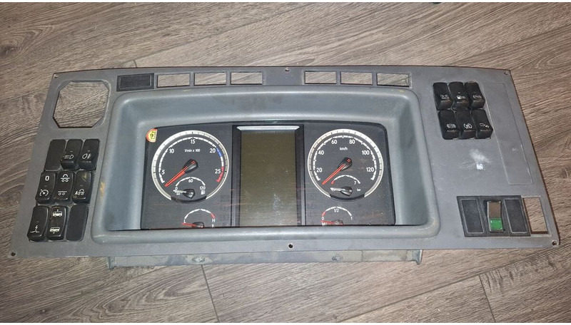 Scania МАН .Ивеко. Вольво. Рено. - Panel de instrumentos: photos 1 Scania МАН .Ивеко. Вольво. Рено. - Panel de instrumentos: photos 1