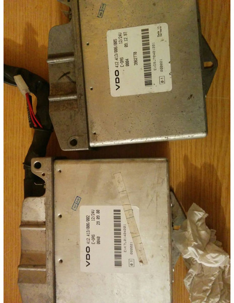 Scania VDO 412.413/006/005 412.413/006/002 - Bloc de gestion: photos 2 Scania VDO 412.413/006/005 412.413/006/002 - Bloc de gestion: photos 2