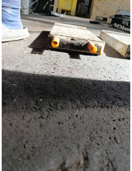 Scania Volvo - Radiateur: photos 4 Scania Volvo - Radiateur: photos 4