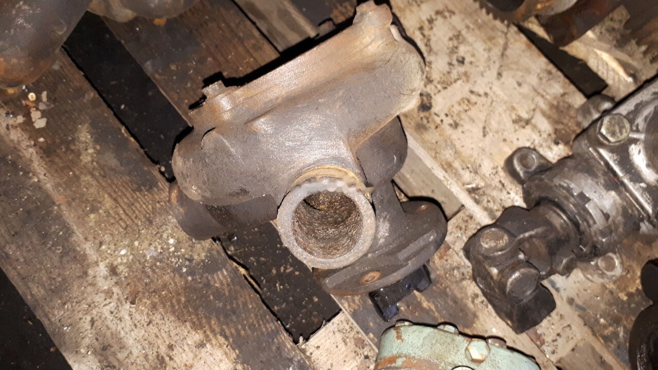 Volvo 4572010401. A4962010231 Volvo B10, D101 - Pompe à liquide de refroidissement pour Bus: photos 1 Volvo 4572010401. A4962010231 Volvo B10, D101 - Pompe à liquide de refroidissement pour Bus: photos 1
