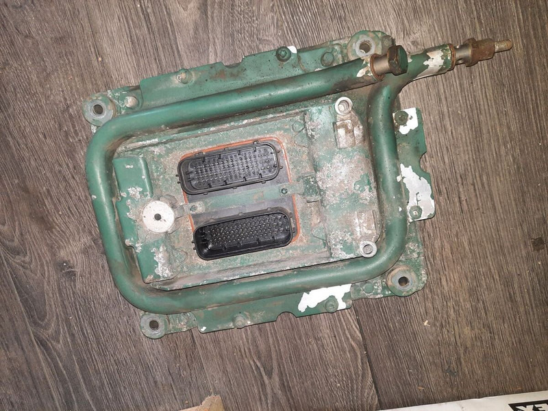 Volvo D12 D7C D9 - Bloc de gestion: photos 3 Volvo D12 D7C D9 - Bloc de gestion: photos 3