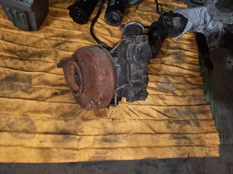 Volvo D12C D12A . Scania=918 - Turbocompresseur: photos 3 Volvo D12C D12A . Scania=918 - Turbocompresseur: photos 3