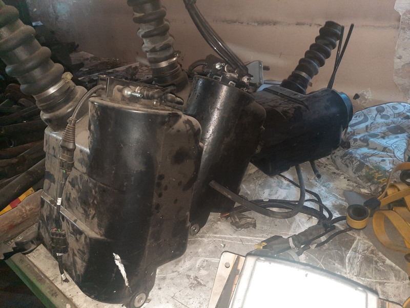 Volvo UDA2-7, 5-EXE-24 - Système d'échappement: photos 4 Volvo UDA2-7, 5-EXE-24 - Système d'échappement: photos 4