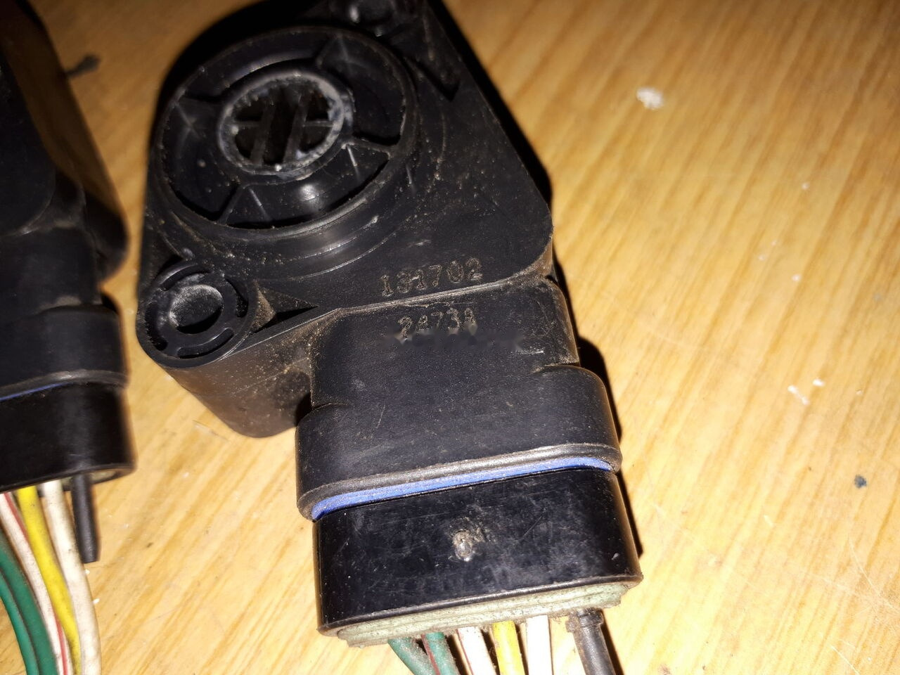Volvo Zhgut provodov .Servogaz VDO - 408.401.3\ 445.804/5/020. 445.804. Scania Volvo B12. Scania .Mercedes - Câble/ Fil pour Bus: photos 5 Volvo Zhgut provodov .Servogaz VDO - 408.401.3\ 445.804/5/020. 445.804. Scania Volvo B12. Scania .Mercedes - Câble/ Fil pour Bus: photos 5