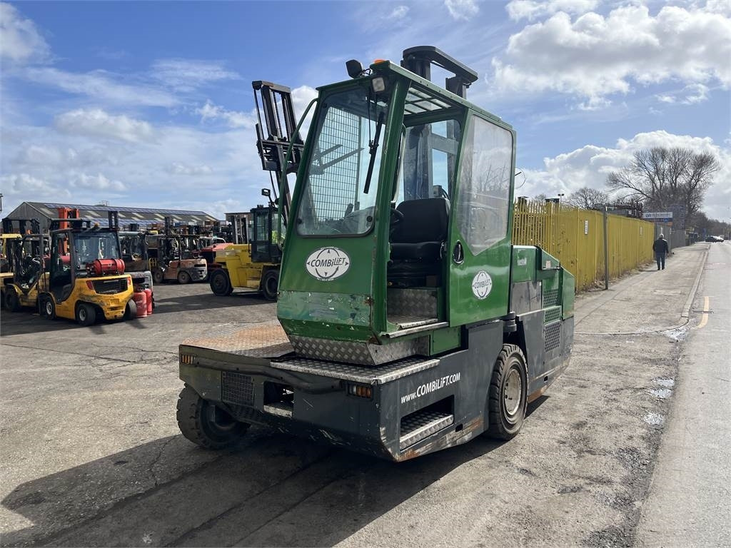Combilift C5000SL - Chariot latéral: photos 1 Combilift C5000SL - Chariot latéral: photos 1