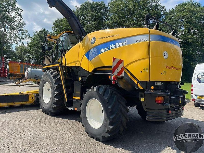 New Holland FR 9090  - Machine agricole: photos 3 New Holland FR 9090  - Machine agricole: photos 3