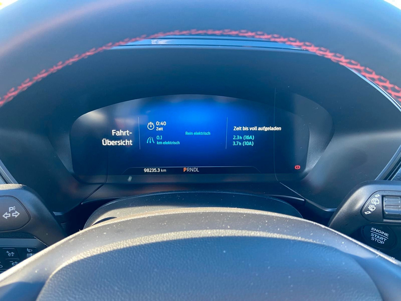 SUV Ford Kuga Plug-In Hybrid ST-Line X: photos 7