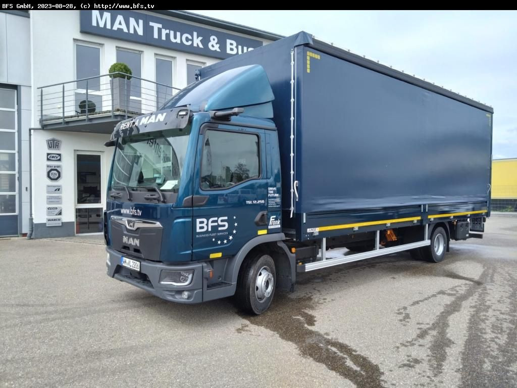 MAN TGL (TG3) 12.250 4x2 BL CH Plane und Spiegel, LB - Camion à rideaux coulissants: photos 1 MAN TGL (TG3) 12.250 4x2 BL CH Plane und Spiegel, LB - Camion à rideaux coulissants: photos 1