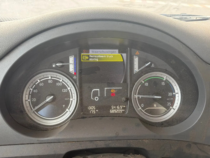 Châssis cabine DAF CF 400 6X2 EURO 6 - ONLY 689.209 KM + STEERING AXLE: photos 7 Châssis cabine DAF CF 400 6X2 EURO 6 - ONLY 689.209 KM + STEERING AXLE: photos 7