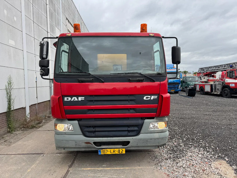 DAF CF 75.250 6X2 EURO 3 VACUUM CLEANER - Camion vidangeur: photos 2 DAF CF 75.250 6X2 EURO 3 VACUUM CLEANER - Camion vidangeur: photos 2