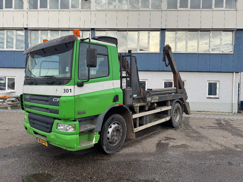 DAF CF 75.310 4X2 HYVALIFT SKIPLOADER MANUAL GEAR FULL STEEL - Camion multibenne: photos 5 DAF CF 75.310 4X2 HYVALIFT SKIPLOADER MANUAL GEAR FULL STEEL - Camion multibenne: photos 5