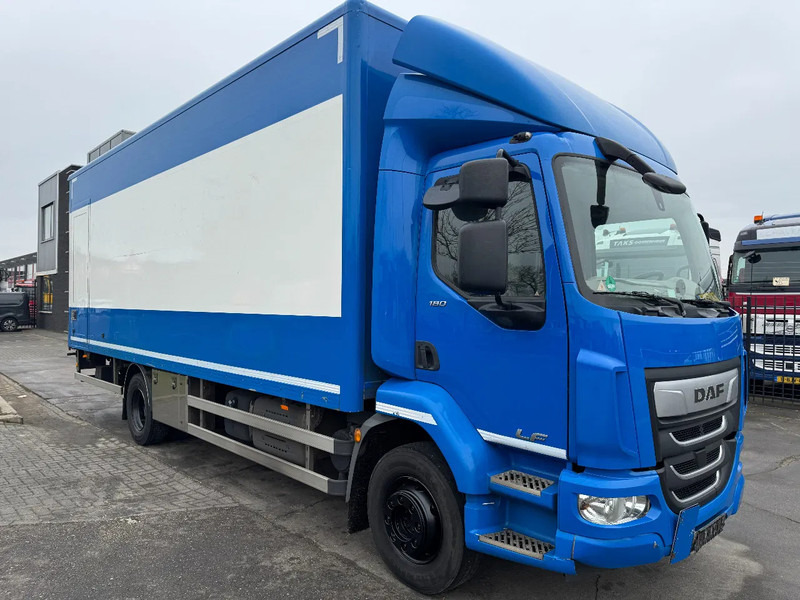 DAF LF 180 4X2 - EURO 6 + DHOLLANDIA LIFT - Camion fourgon: photos 3 DAF LF 180 4X2 - EURO 6 + DHOLLANDIA LIFT - Camion fourgon: photos 3
