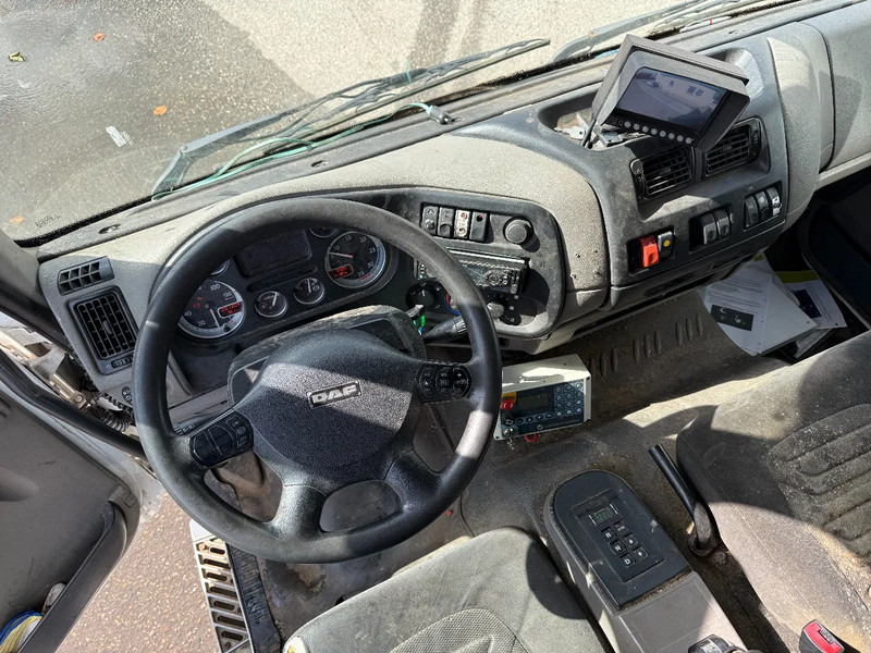 Benne à ordures ménagères DAF LF 55.220 6X2 + GEESINKNORBA GPM III v 14L22 / SPLIT: photos 17 Benne à ordures ménagères DAF LF 55.220 6X2 + GEESINKNORBA GPM III v 14L22 / SPLIT: photos 17