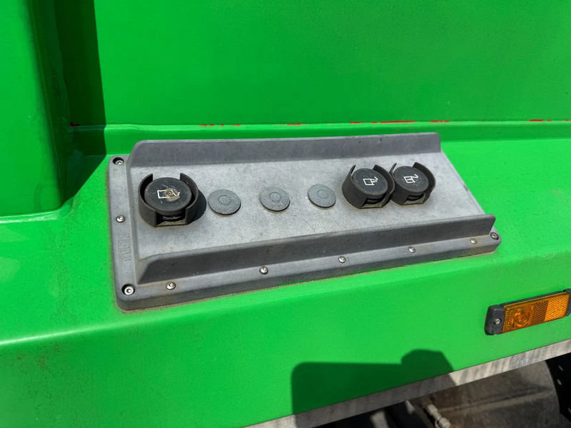 Benne à ordures ménagères DAF LF 55.220 6X2 + GEESINKNORBA GPM III v 14L22 / SPLIT: photos 12 Benne à ordures ménagères DAF LF 55.220 6X2 + GEESINKNORBA GPM III v 14L22 / SPLIT: photos 12