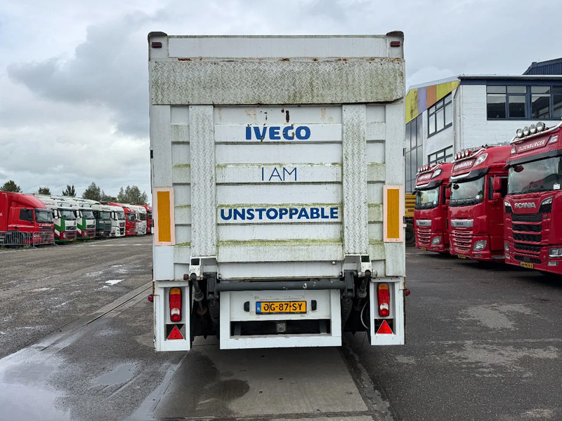 Fruehauf 2 AXLE + ZEPRO LOADLIFT (BUT DEFECT) - Semi-remorque fourgon: photos 4 Fruehauf 2 AXLE + ZEPRO LOADLIFT (BUT DEFECT) - Semi-remorque fourgon: photos 4