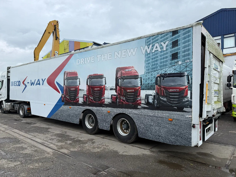 Fruehauf 2 AXLE + ZEPRO LOADLIFT (BUT DEFECT) - Semi-remorque fourgon: photos 5 Fruehauf 2 AXLE + ZEPRO LOADLIFT (BUT DEFECT) - Semi-remorque fourgon: photos 5