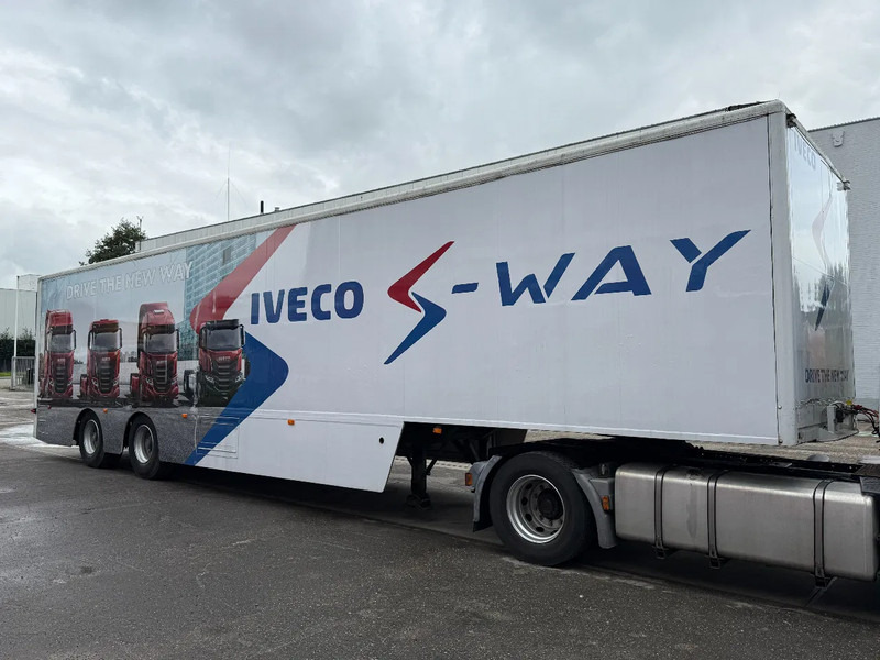 Fruehauf 2 AXLE + ZEPRO LOADLIFT (BUT DEFECT) - Semi-remorque fourgon: photos 2 Fruehauf 2 AXLE + ZEPRO LOADLIFT (BUT DEFECT) - Semi-remorque fourgon: photos 2