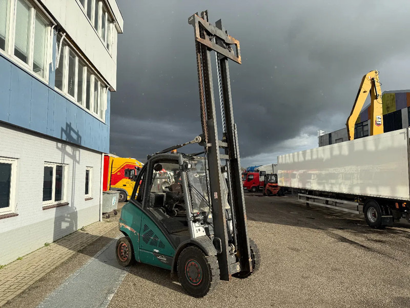 Linde H50/5000 CE - Chariot élévateur à gaz: photos 4 Linde H50/5000 CE - Chariot élévateur à gaz: photos 4