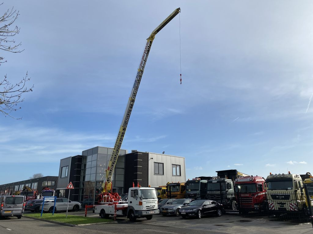 Nissan ATLEON 140 + KLAAS ALU-KRAN 28 METER MET REMOTE - Camion grue: photos 2 Nissan ATLEON 140 + KLAAS ALU-KRAN 28 METER MET REMOTE - Camion grue: photos 2