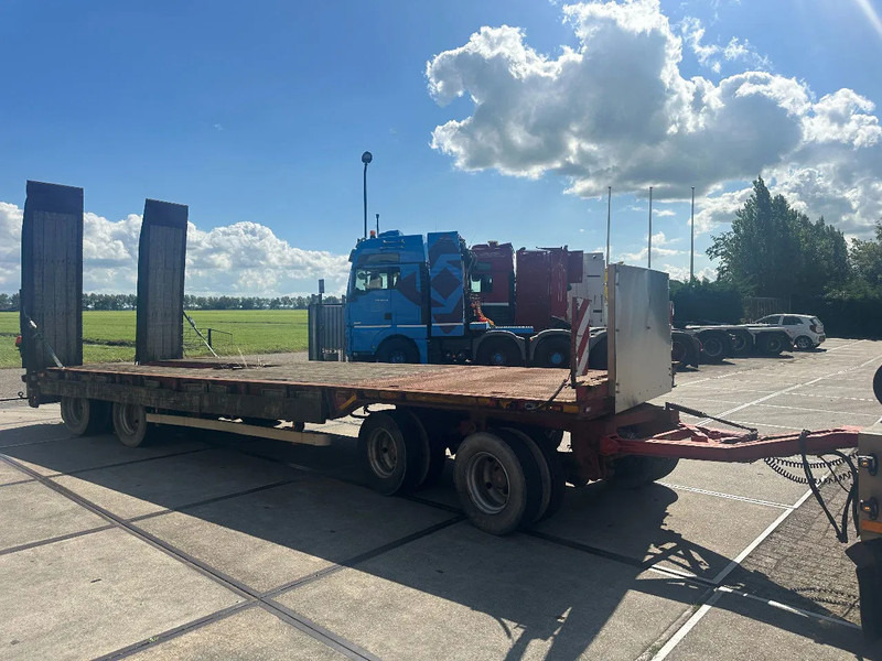 Nooteboom 4 ASSIGE BLADGEVEERD HYDRAULISCHE KLEPPEN - Remorque porte-engin surbaissée: photos 3 Nooteboom 4 ASSIGE BLADGEVEERD HYDRAULISCHE KLEPPEN - Remorque porte-engin surbaissée: photos 3