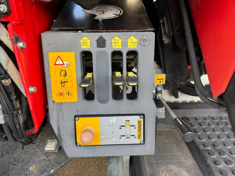 Renault C460 6X2 EURO 6 PALFINGER PK33002 + REMOTE CONTROL ENIGINE RUNNING - Camion plateau, Camion grue: photos 5 Renault C460 6X2 EURO 6 PALFINGER PK33002 + REMOTE CONTROL ENIGINE RUNNING - Camion plateau, Camion grue: photos 5