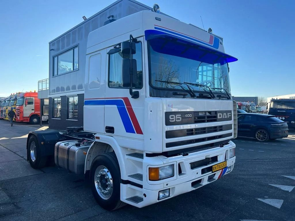 DAF 95.400 4X2 RESTORED/RESTAURIERT/GERESTAUREERD - Tracteur routier: photos 1 DAF 95.400 4X2 RESTORED/RESTAURIERT/GERESTAUREERD - Tracteur routier: photos 1