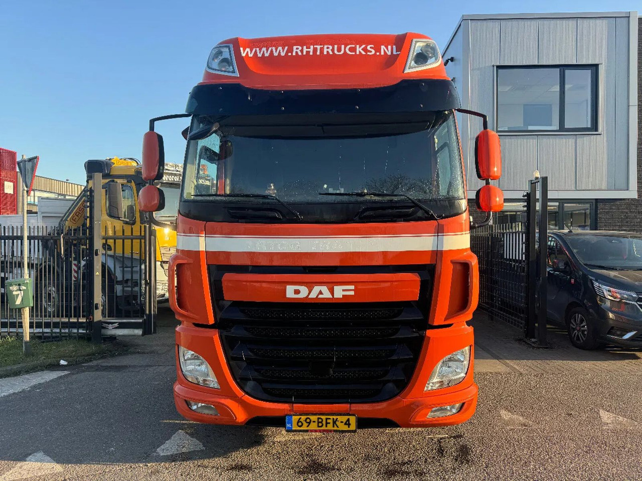 DAF CF 460 6X2 - EURO 6 + LIFT/STEERING AXLE DAF CF 460 6X2 - EURO 6 + LIFT/STEERING AXLE - Tracteur routier: photos 2 DAF CF 460 6X2 - EURO 6 + LIFT/STEERING AXLE DAF CF 460 6X2 - EURO 6 + LIFT/STEERING AXLE - Tracteur routier: photos 2