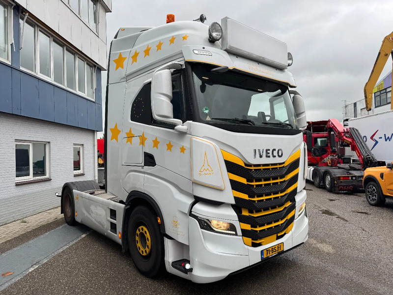 Iveco S-WAY 460 4X2 EURO 6 SKIRTS DOUBLE TANK - Tracteur routier: photos 3 Iveco S-WAY 460 4X2 EURO 6 SKIRTS DOUBLE TANK - Tracteur routier: photos 3