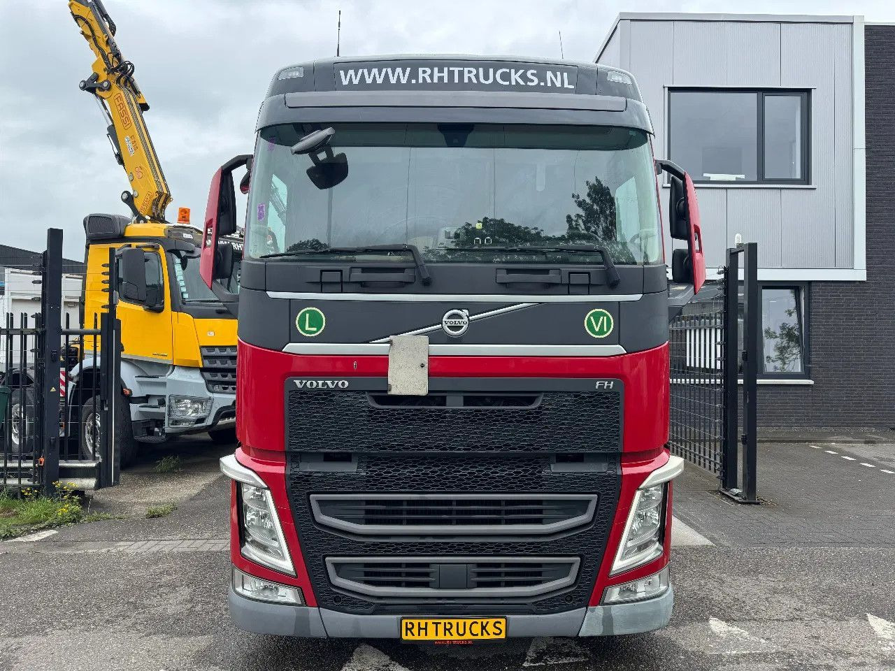 Volvo FH 420 4X2 - EURO 6 + LOW DECK - Tracteur routier: photos 2 Volvo FH 420 4X2 - EURO 6 + LOW DECK - Tracteur routier: photos 2