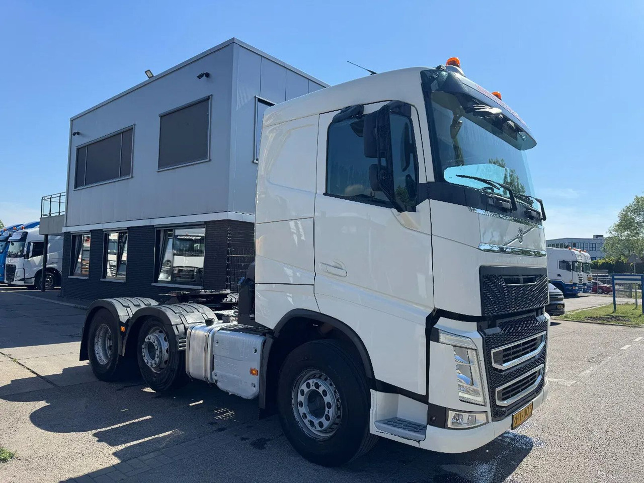 Volvo FH 460 6X2 - EURO 6 + LIFTING AXLE - Tracteur routier: photos 3 Volvo FH 460 6X2 - EURO 6 + LIFTING AXLE - Tracteur routier: photos 3