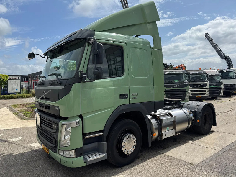Volvo FM 420 4X2 - DIESEL & LNG GAS - Tracteur routier: photos 1 Volvo FM 420 4X2 - DIESEL & LNG GAS - Tracteur routier: photos 1
