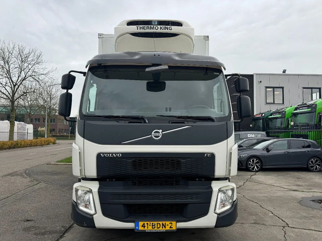 Volvo FE 250 4X2 - EURO 6 + THERMOKING T-500R + DHOLLA - Camion frigorifique: photos 2 Volvo FE 250 4X2 - EURO 6 + THERMOKING T-500R + DHOLLA - Camion frigorifique: photos 2