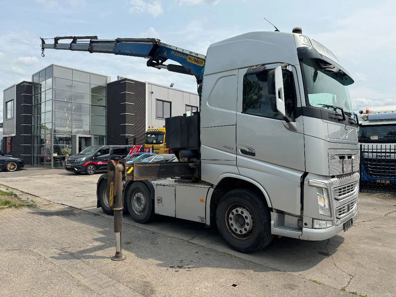 Volvo FH 460 6X2 PALFINGER 2300 + REMOTE CONTROL - Camion grue: photos 1 Volvo FH 460 6X2 PALFINGER 2300 + REMOTE CONTROL - Camion grue: photos 1