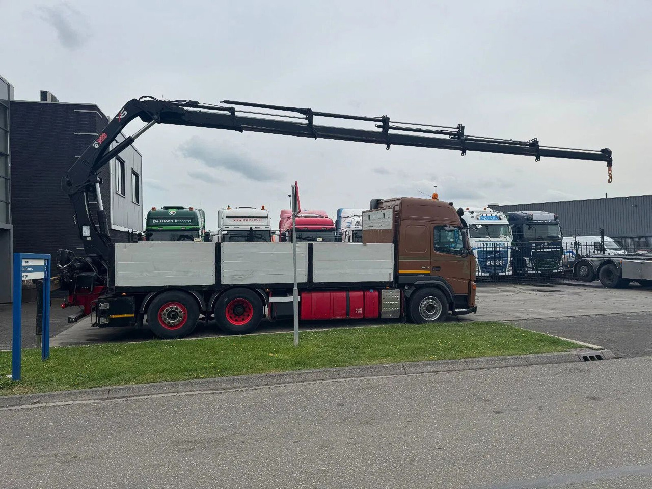 Volvo FM 500 6X2 EURO 5 HIAB 211 EP5 + REMOTE CONTROL - Camion grue: photos 5 Volvo FM 500 6X2 EURO 5 HIAB 211 EP5 + REMOTE CONTROL - Camion grue: photos 5