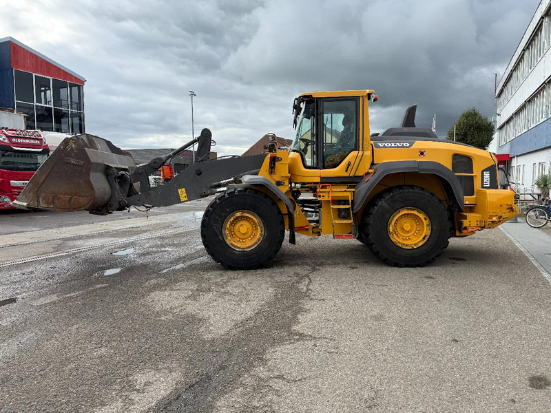 Volvo L120H, CE, 8314 UUR + CDC-STEERING - Chargeuse sur pneus: photos 1 Volvo L120H, CE, 8314 UUR + CDC-STEERING - Chargeuse sur pneus: photos 1