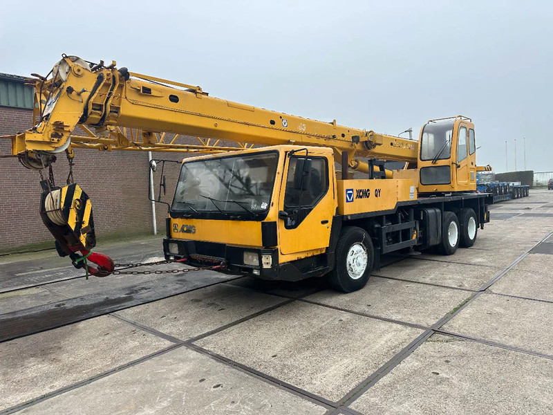 XCMG QY20B.5 6X6 FULL STEEL - Grue mobile: photos 2 XCMG QY20B.5 6X6 FULL STEEL - Grue mobile: photos 2