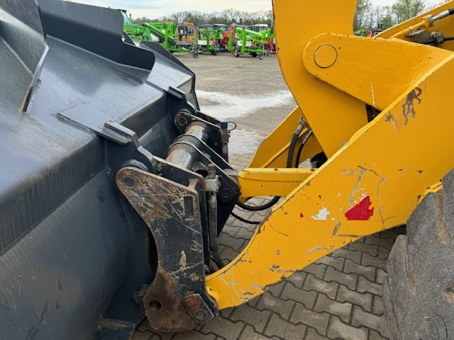 Chargeuse sur pneus KOMATSU WA 270: photos 10