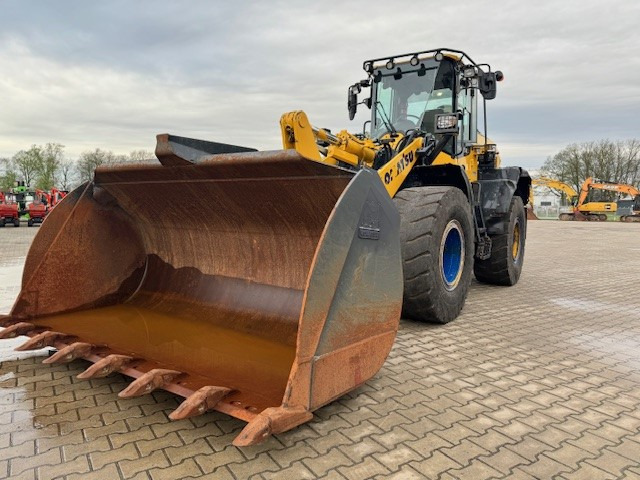 Chargeuse sur pneus KOMATSU WA 270: photos 11