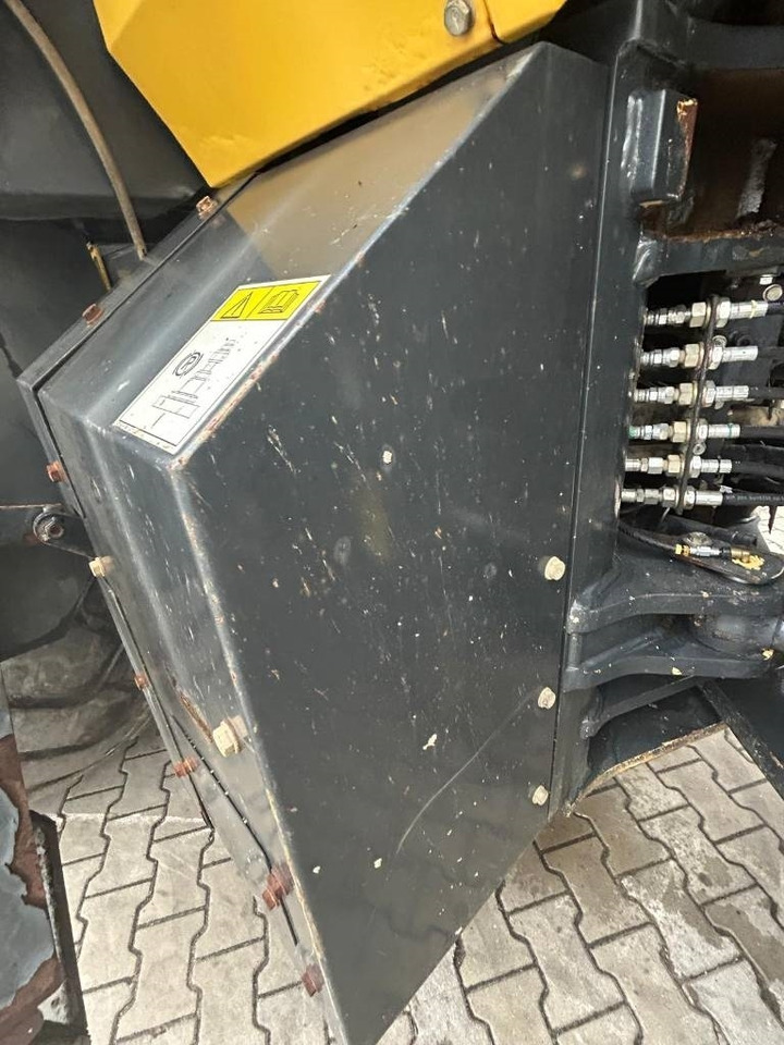 Komatsu WA 470-6 - Chargeuse sur pneus: photos 4 Komatsu WA 470-6 - Chargeuse sur pneus: photos 4