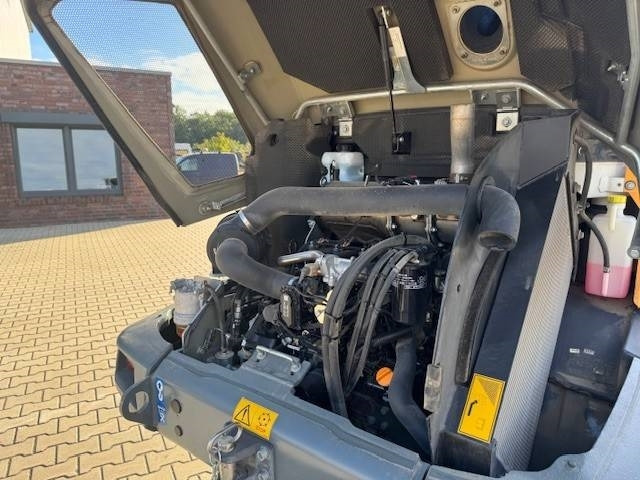 Chargeuse sur pneus LIEBHERR L 504 Compact: photos 7