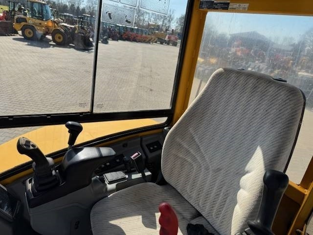 Mini pelle Volvo ECR 38: photos 12